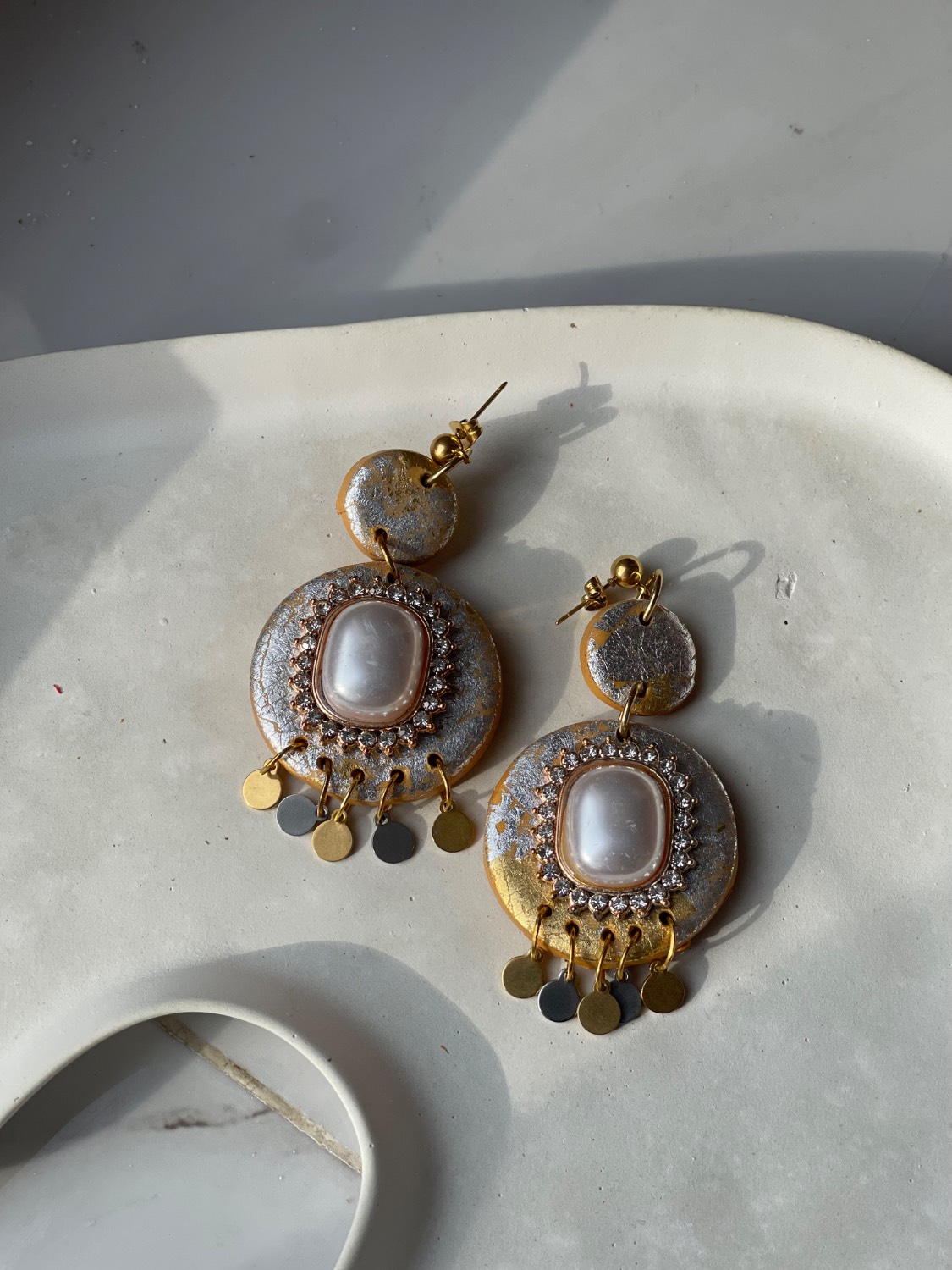 گوشواره خمیری طلایی