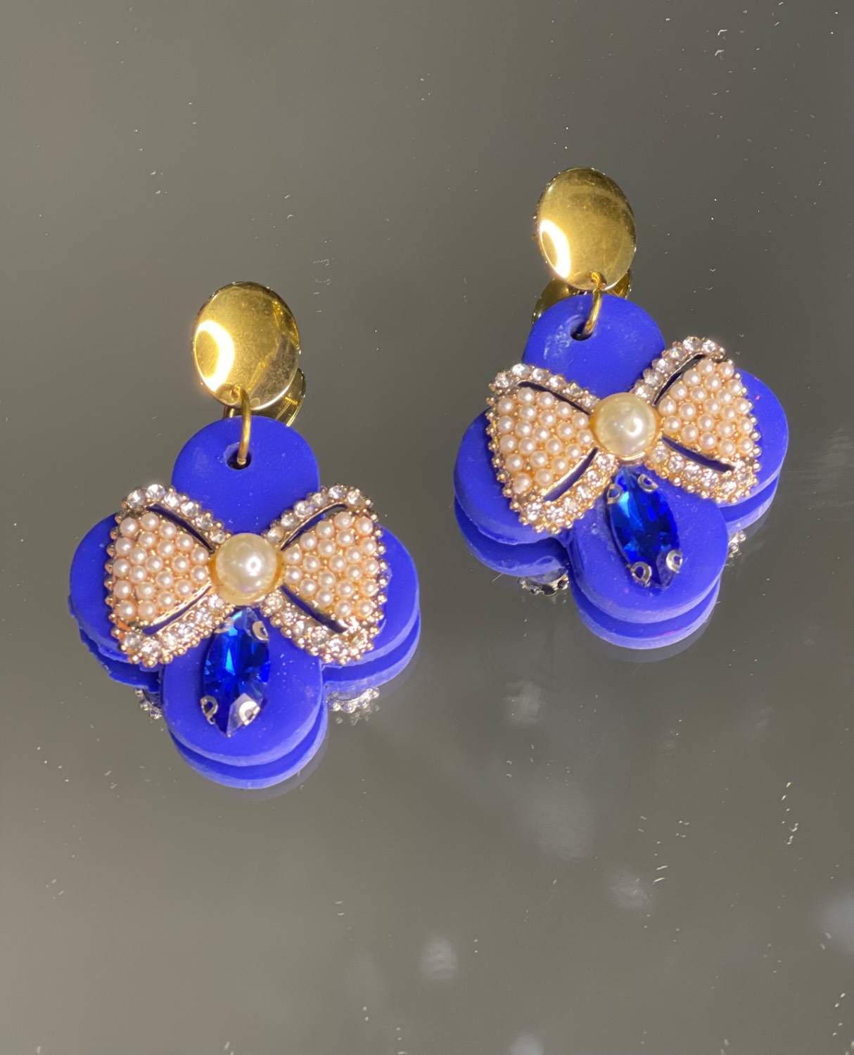 گوشواره خمیری آبی کاربنی و پاپیون