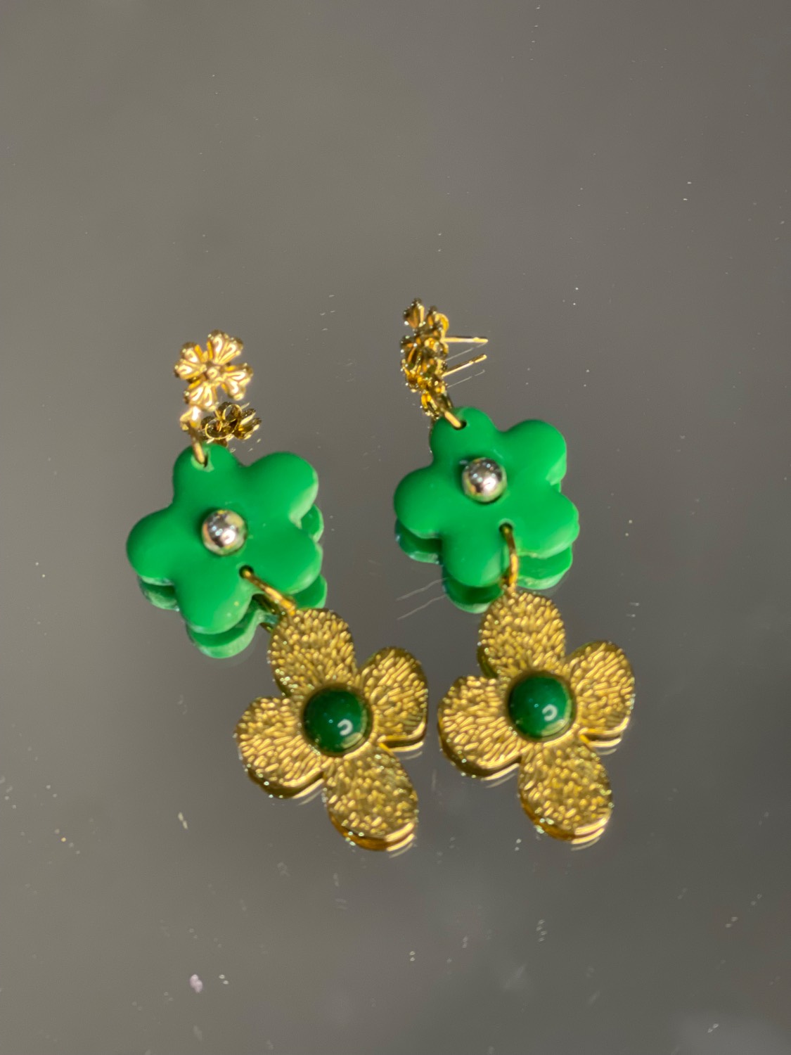 گوشواره خمیری سبز و گل
