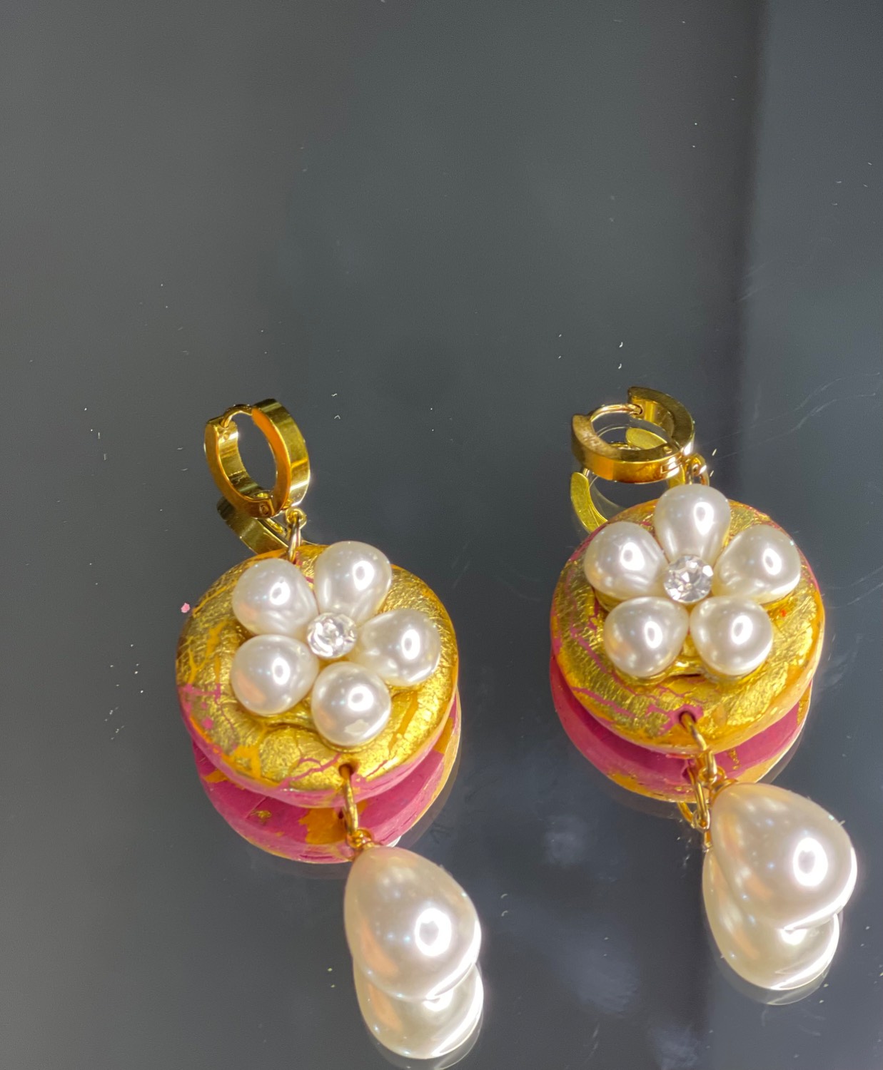 گوشواره خمیری طلایی و مروارید